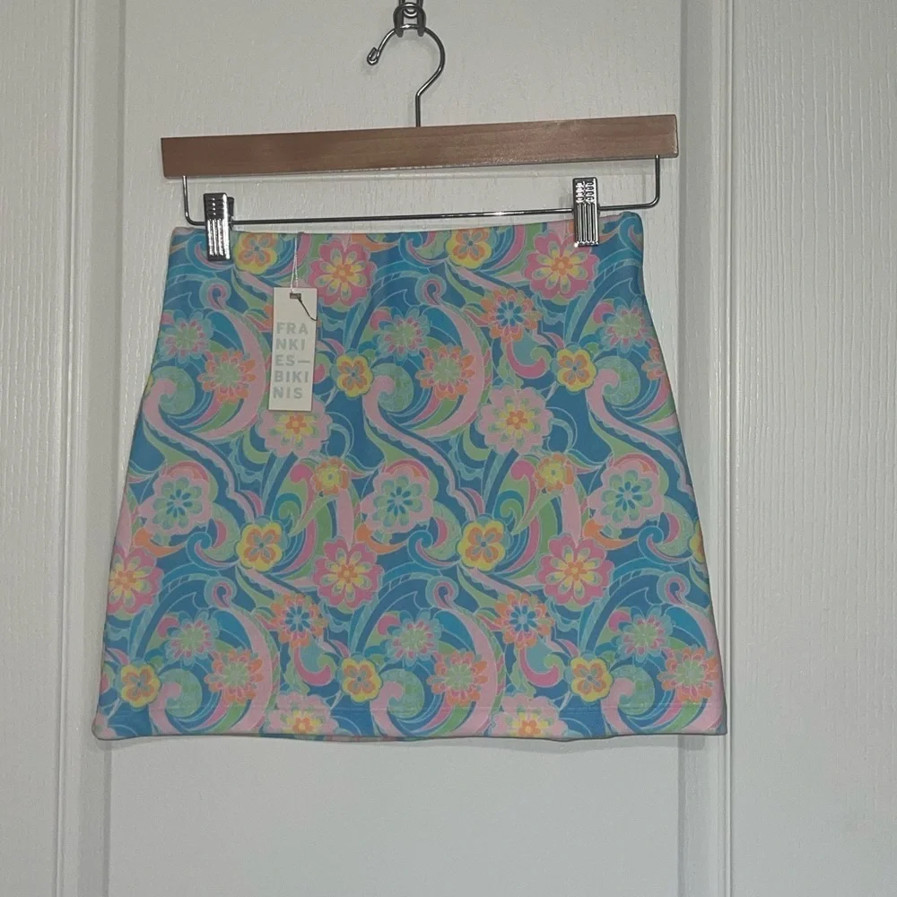 NEW FRANKIES BIKINIS Windward Terry Skirt in Sunshower Floral Mini Swim Cover Sm